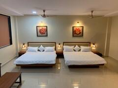 रेलवे स्टेशन पर भी बने होते हैं होटल जैसे आलिशान कमरे! बस 30-40 रुपये होता है किराया