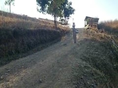 विकास कुठाय? राज्यातील पहिला मतदार राहत असलेल्या उपेक्षित मणिबेली गावाची कहाणी, रस्ता नाही, ना कुठल्या सुविधा...