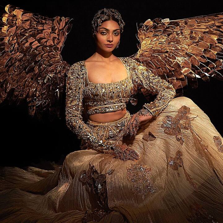 दिविता राय कर्नाटकची राहणारी असून ती एक मॉडेल आहे. दिविताचे वय 25 वर्ष आहे.  (PC : DivitaRai/instagram)