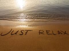 हफ्ते भर काम करके थक चुके हैं तो इस तरह शरीर और दिमाग को कीजिए शांत