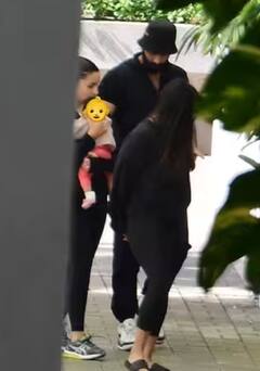 Alia Bhatt Ranbir Kapoor  : आलिया-रणबीरच्या लाडक्या लेकीची पहिली झलक; पाहा PHOTO