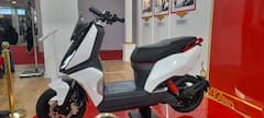 Auto Expo 2023: अपने पहले इलेक्ट्रिक स्कूटर के साथ LML की शानदार वापसी, देखें तस्वीरें