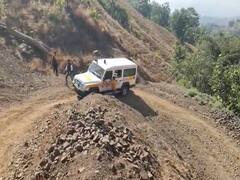 विकास कुठाय? राज्यातील पहिला मतदार राहत असलेल्या उपेक्षित मणिबेली गावाची कहाणी, रस्ता नाही, ना कुठल्या सुविधा...