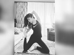 Mouni Roy Fitness: मौनी रॉय इन योग आसन से रहती हैं इतनी फिट, आप भी जान लेंगी तो मिलेगा फायदा