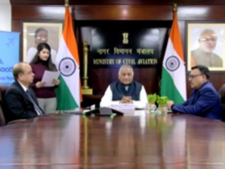 आमदार ऋतुराज पाटील म्हणाले, कोल्हापूर विमानतळाचा सातत्याने विकास होत असून विमानतळाच्या टर्मिनल बिल्डिंगच्या कामाला गती द्यावी.