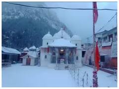 Snowfall 2023 : चोहीकडे बर्फच बर्फ, केदारनाथपासून कश्मीरपर्यंत बर्फानं झाकलीत शहरं; फोटोंमध्ये पाहा बर्फवृष्टीचं सौंदर्य