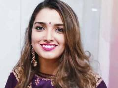 'फोटो लो और देश की सेवा करो'- आम्रपाली दुबे के प्यार में काबिल बने फैन को एक्ट्रेस ने दी बड़ी नसीहत