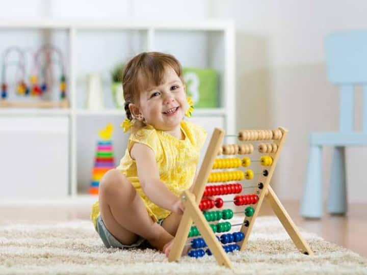 Parenting Tips benefits of playing fun games know this learning method Parenting Tips: ये 5 फन गेम्स खेल में बच्चों को सिखाएं लाइफ का लेसन, गजब के हैं इसके फायदे