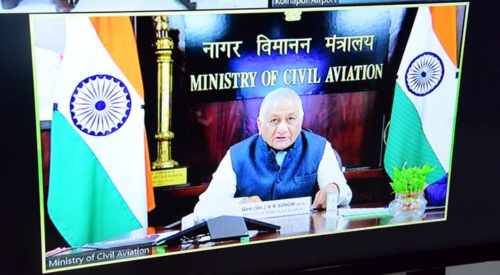 इंडिगोच्या कोल्हापूरमधून सुरु असणाऱ्या विमानसेवांची माहिती देवून यापुढेही विमानसेवा देण्यावर भर देण्यात येईल, असे इंडिगोचे प्रधान सल्लागार आर.के. सिंग यांनी सांगितले.