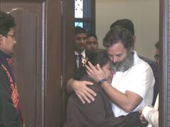 शरद यादव को श्रद्धांजलि देने पहुंचे राहुल गांधी, बोले- मेरी दादी की उनसे हुई काफी राजनीतिक लड़ाई, लेकिन...