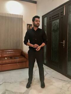 JR NTR House: हैदराबाद में 25 करोड़ के आलीशान बंगले में रहते हैं साउथ सुपरस्टार जूनियर NTR, देखिए घर की Inside Photos