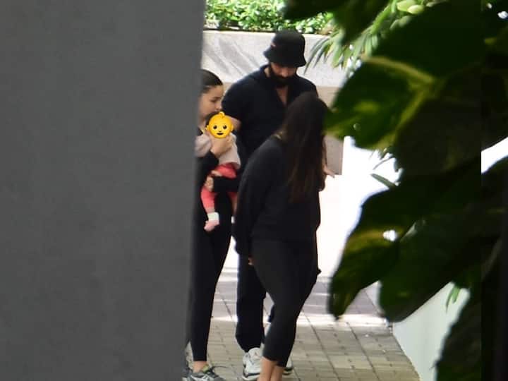 Raha's face was covered at the request of Alia and Ranbir. To safeguard her privacy, the couple has demanded that her face not be made public. So yet, Alia has only posted one image of the infant. (Image Source: Manav Manglani)