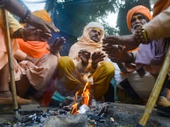 दिल्ली में अगले दो दिनों में गिरेगा पारा, जम्मू कश्मीर, लद्दाख में बर्फबारी, पढ़ें मौसम विभाग का ताजा अपडेट