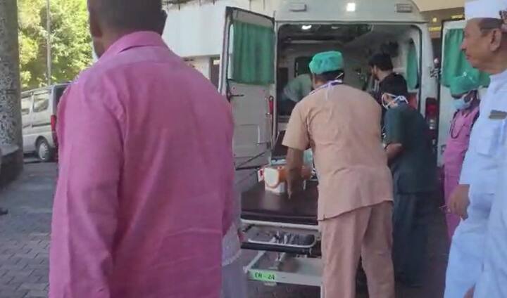 ज्येष्ठ कीर्तनकार बंडातात्या कराडकर यांना उपचारासाठी पुण्यात आणलं गेलं.