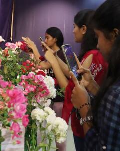 PHOTO : डोंबिवलीत राज्यस्तरीय गुलाब प्रदर्शन सुरु; गुलाबाचे भन्नाट प्रकार पाहून थक्क व्हाल...