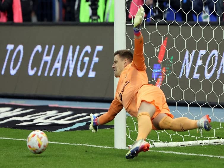 Barcelona Beat Real Betis on Penalties, Set Up 'El Clasico' Super Cup Final Against Real Madrid