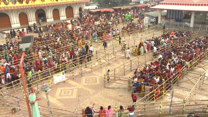 জোরদার করা হয়েছে সাগরমেলার নিরাপত্তা। জলপথের পাশাপাশি, নজরদারি চলছে আকাশপথেও। এদিন মেলাপ্রাঙ্গন ঘুরে দেখার পাশাপাশি, মেলার মেগা কন্ট্রোল রুম ঘুরে দেখেন রাজ্যের একাধিক মন্ত্রী ও প্রশাসনের আধিকারিকরা।