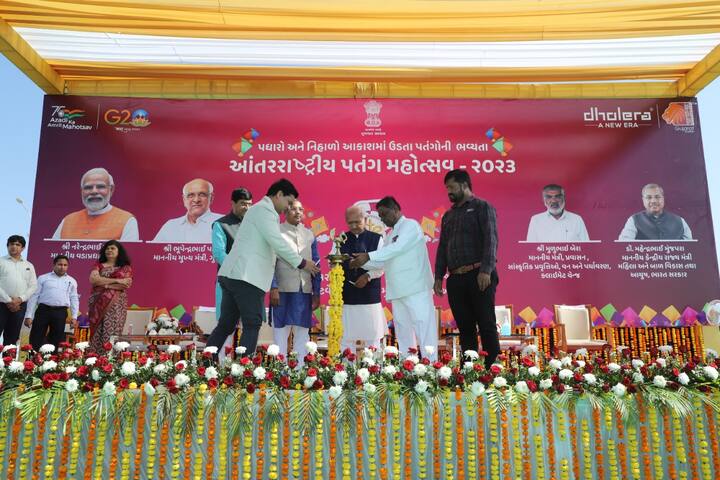 ગુજરાત સરકારના પૂર્વ કેબિનેટ મંત્રી ભૂપેન્દ્રસિંહ ચુડાસમાએ કહ્યું કે, આંતરરાષ્ટ્રીય પતંગ મહોત્સવે ગુજરાતની ક્ષમતાઓને વિશ્વ સમક્ષ પ્રદર્શિત કરવા માટે એક નવું પ્લેટફોર્મ આપ્યું છે.
