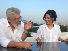 కామెంట్ ప్లీజ్ - మంజు వారియర్‌తో అజీత్ కుమార్ ఏదో చెబుతున్నారు, గెస్ చేయగలరా?