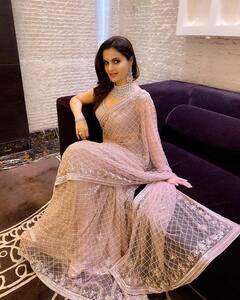 Sonali Bendre से Monica Bedi तक... बॉलीवुड की वो मशहूर एक्ट्रेस जो रियल लाइफ में खा चुकी हैं जेल की हवा