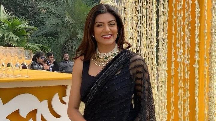 सुष्मिता सेन- पूर्व मिस यूनिवर्स और बॉलीवुड अभिनेत्री सुष्मिता सेन के कई अफेयर्स मशहूर हुए. इस हसीना ने दो बेटियों को भी गोद लिया और एक शानदार मां बनकर दिखाया लेकिन सुष्मिता सेन 47 की उम्र में सिंगल हैं. पिछले दिनों आखिरी बार सुष्मिता ने रोहमन शॉल के साथ अपने रिलेशन और फिर ब्रेक अप अनाउंस किया था. हालांकि एक शादी में ये कपल फिर से साथ भी दिखाई दिया.