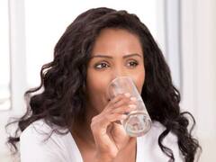 Weight Loss: वजन कम करना चाहते हैं तो इस खास अंदाज में पिएं गर्म पानी, 5 दिन में दिखेगा फर्क