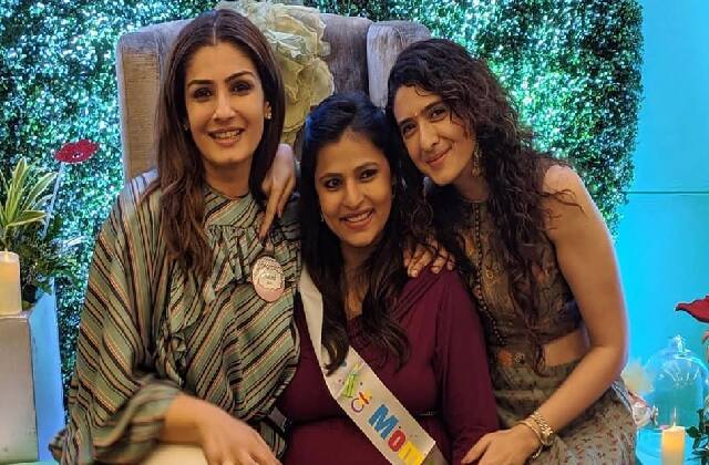 रवीना टंडन - एक्ट्रेस रवीना टंडन भी दो बेटियों को गोद ले चुकी हैं. जिनका नाम पूजा और छाया है. बता दें कि रवीना ने इन दोनों बेटियों की शादी भी कर दी है.