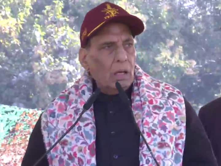 'जब भी देश को जरूरत पड़ी तो उत्तराखंड के वीरों ने दिया वीरता का परिचय', देहरादून में बोले रक्षा मंत्री राजनाथ सिंह Veterans Day Rajnath Singh Said Whenever country has needed the bravehearts of Uttarakhand have displayed their courage 'जब भी देश को जरूरत पड़ी तो उत्तराखंड के वीरों ने दिया वीरता का परिचय', देहरादून में बोले रक्षा मंत्री राजनाथ सिंह