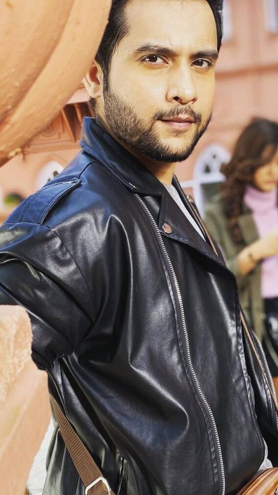 বড়পর্দায় হৃত্বিকের ভাই, আবেগঘন অভিষেক