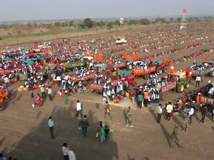 राज्यभरातून आलेल्या लाखो भाविकांना तीन हजार स्वयंसेवकांच्या मदतीने महाप्रसादाचे वाटप करण्यात येणार आहे.