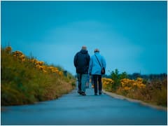 Walking: రోజుకి 9000 అడుగులు వేయడం వల్ల గుండె పోటు వచ్చే అవకాశం తగ్గుతుందట