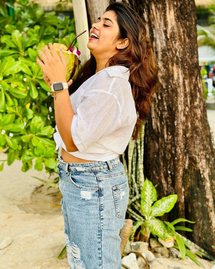 రీతూ చౌదరి అందమైన ఫోటోలు -Image Credit: Rithu Chowdary/Instagram