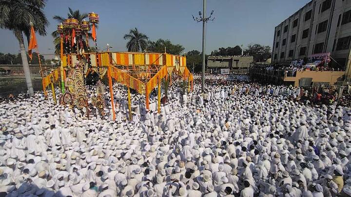 त्यामुळे यंदाच्या वर्षी भाविकांची मोठी गर्दी या सोहळ्यात दिसून आली.