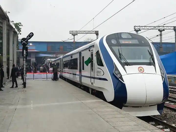 News Vande Bharat Express train of Indian Railways to Run From Jaipur to Delhi know details Vande Bharat Train: जयपुर से दिल्ली की दूरी 2 घंटे से भी कम वक्त में होगी पूरी, जानें इस रूट में कब शुरू हो रही वंदे भारत