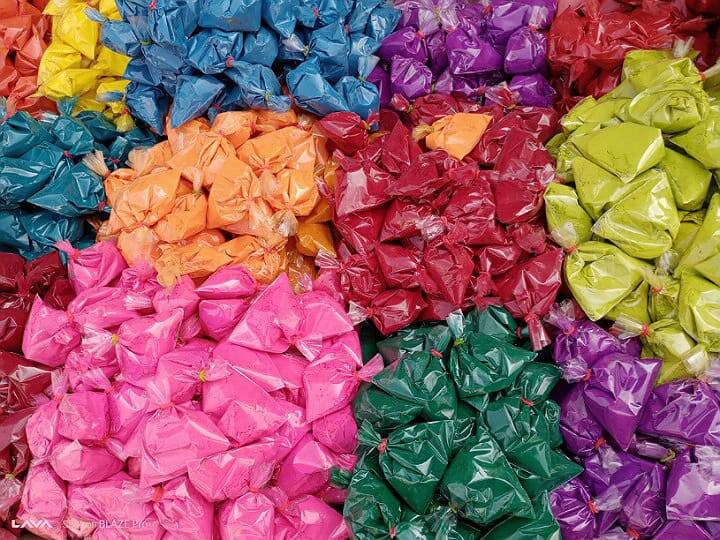 கரூரில் பொங்கல் பொருட்களை வாங்க அலை மோதிய மக்கள் கூட்டம்