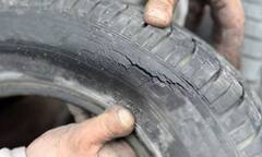 Car Tyre Care Tips: ਜਦੋਂ ਕਾਰ ਦੇ ਟਾਇਰ ਇਹ ਸੰਕੇਤ ਦੇਣ ਲੱਗ ਜਾਣ ਤਾਂ ਸਮਝੋ ਕਿ ਕੋਈ ਖ਼ਤਰਾ ਹੈ