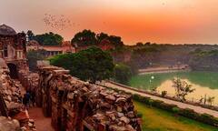 Delhi Tourist spots : டெல்லிக்கு போனால் மறக்காம இந்த இடங்களையெல்லாம் சுற்றி பாருங்க!