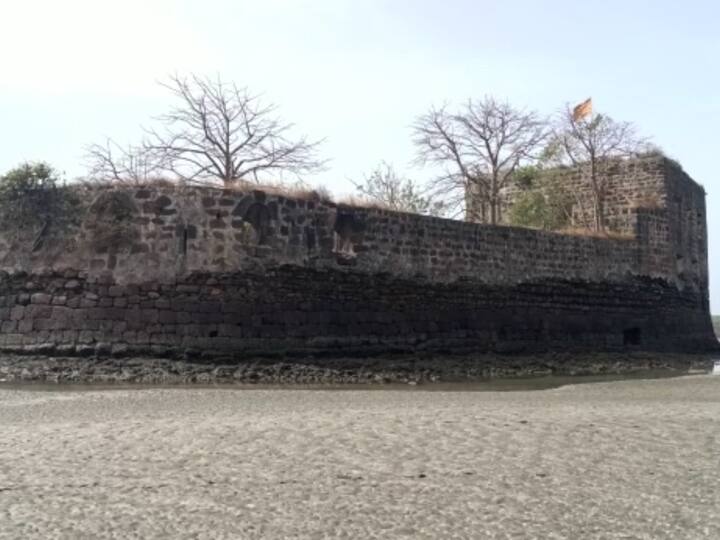 त्यानंतर याच किल्ल्याचा आधार घेत पुढे शिरगाव, डहाणू, तारापूर येथील किल्ले आपल्या ताब्यात घेण्यात मराठ्यांना यश आलं.