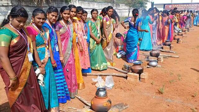 சமத்துவபுரத்தில் சமத்துவ பொங்கல் வைத்து கொண்டாட்டம்