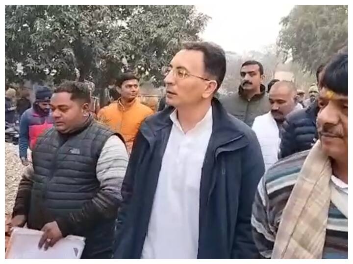 Muzaffarnagar: अचानक बिल्डिंग का निरीक्षण करने पहुंच गए मंत्री, PWD अधिकारियों में मचा हड़कंप PWD Minister Jitin Prasada Muzaffarnagar visit suddenly went to inspect building in police line ANN Muzaffarnagar: अचानक बिल्डिंग का निरीक्षण करने पहुंच गए मंत्री, PWD अधिकारियों में मचा हड़कंप