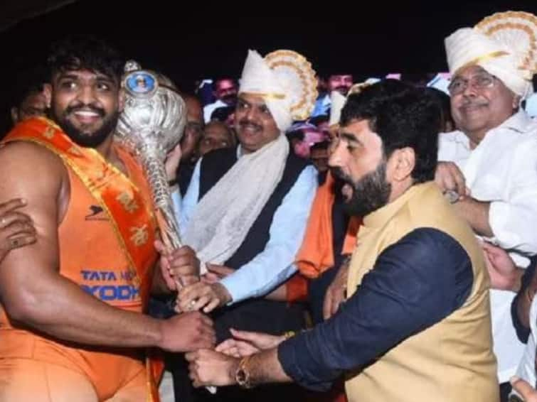 maharashtra kesari 2023 What is the prize given to the wrestler who wins the Maharashtra Kesari title  Maharashtra Kesari : महाराष्ट्र केसरी विजेत्यावर बक्षीसांचा वर्षाव; मानाची गदा, थार अन् बरंच काही...