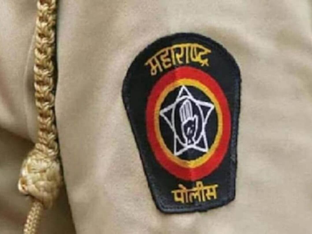 ahmednagar news update police officer punished for wrong investigation in murder case   Ahmednagar News : माजी सरपंचांच्या हत्या प्रकरणात चुकीचा तपास भोवला; चक्क पोलिस अधिकाऱ्यालाच शिक्षा