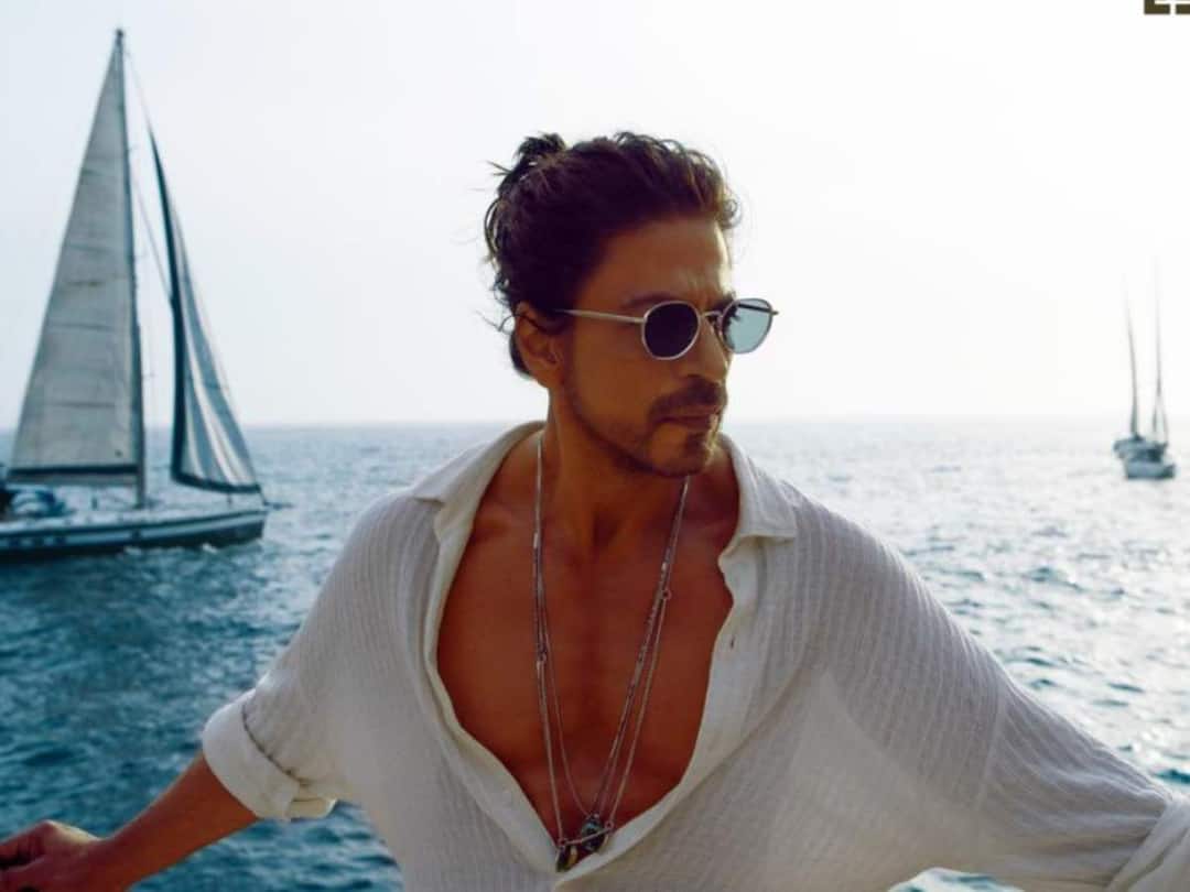 Shah Rukh Khan Net Worth SRK Richest Bollywood Actor Jaw-dropping Net Worth Revealed Shah Rukh Khan Net Worth: సంపాదనలో దూసుకుపోతున్న షారుఖ్,  ప్రపంచంలోని అత్యంత ధనిక నటుల లిస్టులో చోటు