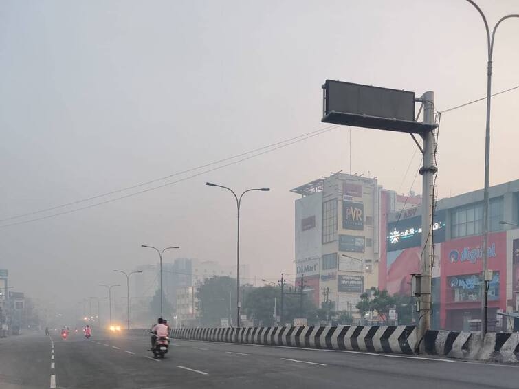 As Bogi festival is being celebrated in Tamil Nadu this morning, the air pollution has worsened in Chennai tnpcb Chennai Air Pollution: சென்னையை சூழ்ந்த புகைமூட்டம்.. மோசமடையும் காற்றின் தரம்.. காரணம் என்ன?