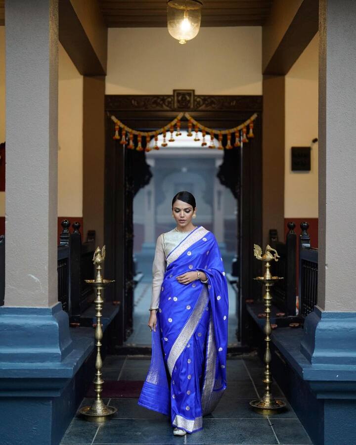 श्रियाच्या या लूकला नेटकऱ्यांची पसंती मिळत आहे.(Shriya Pilgaonkar/instagram)