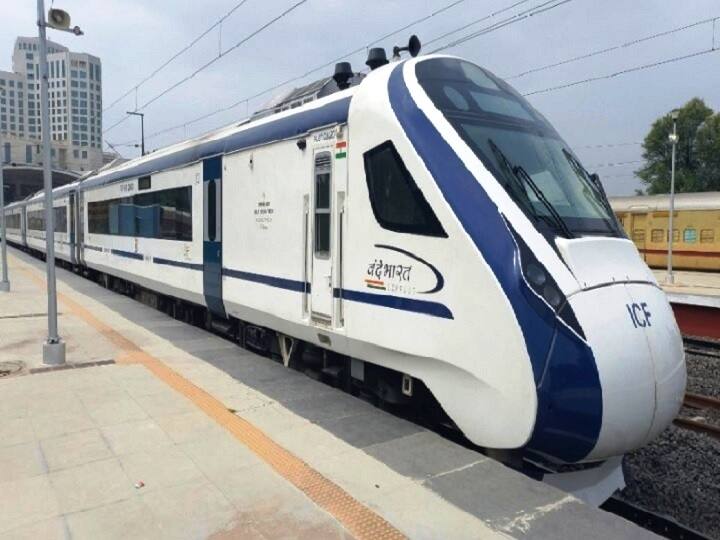 प्रधानमंत्री नरेंद्र मोदी (Prime Minister, Narendra Modi) ने रविवार 15 जनवरी 2023 को सिकंदराबाद और विशाखापट्टनम के बीच प्रस्तावित वंदे भारत एक्सप्रेस ट्रेन को हरी झंडी दिखाएंगे. यह ट्रेन भारतीय रेलवे (Indian Railways) द्वारा शुरू की जाने वाली 8वीं वंदे भारत एक्सप्रेस होगी.