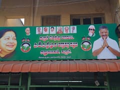 கரூரில் ஓபிஎஸ் 72-வது பிறந்த நாளை முன்னிட்டு 72 கிலோ கேக் வெட்டி கொண்டாட்டம்