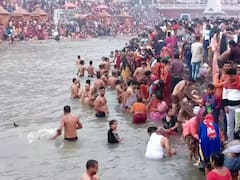 मकर संक्रांति के दिन नदी में स्नान के हैं बहुत फायदे, शनि देव और भगवान विष्णु से जुड़ा है रहस्य