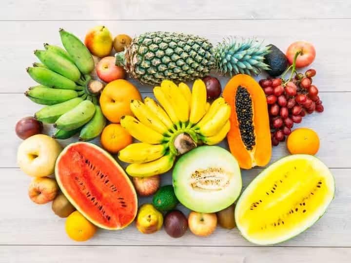 Health Tips these mistakes to avoid during eating fruits it may harm your health marathi news Health Tips : फळं खाताना 'या' चुका कधीच करू नका; आरोग्यावर होतात गंभीर परिणाम