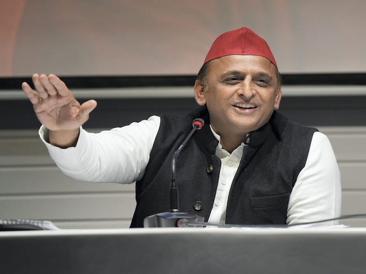 Samajwadi Party Chief Akhilesh Yadav Remark on MV Ganga Vilas River Cruise Watch Video 'Only BJP People Can Tell If It Has A Bar....': Akhilesh Yadav On MV Ganga Vilas River Cruise. Watch